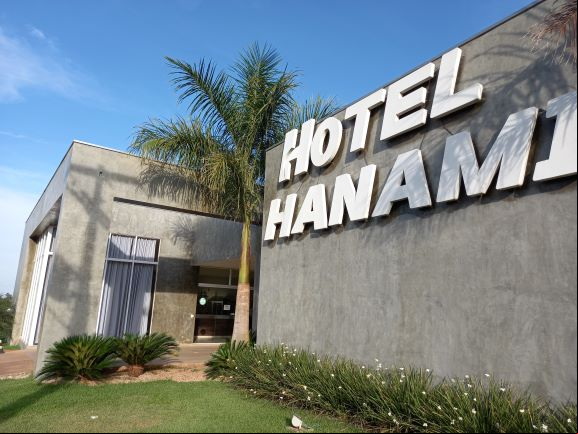 A empresa fica logo na entrada da cidade. O nome do hotel se refere a um feriado japonês. Crédito de imagem: Rildo Costa