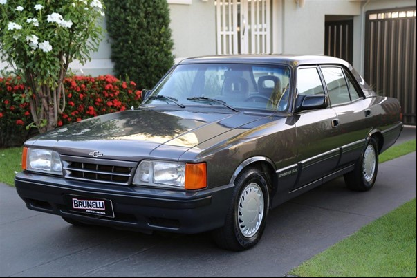 Opala Diplomata, a última versão fabricada em 1992 deste veículo