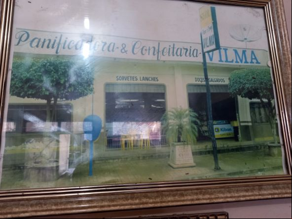 A primeira padaria, que ficava na Rua Rondônia, ao lado da Gazin. Ele começou vendendo pães para madeireiras. (Foto: Reprodução)